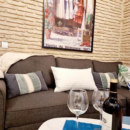 Hostfy Mercado De Triana Sevilla Kültér fotó