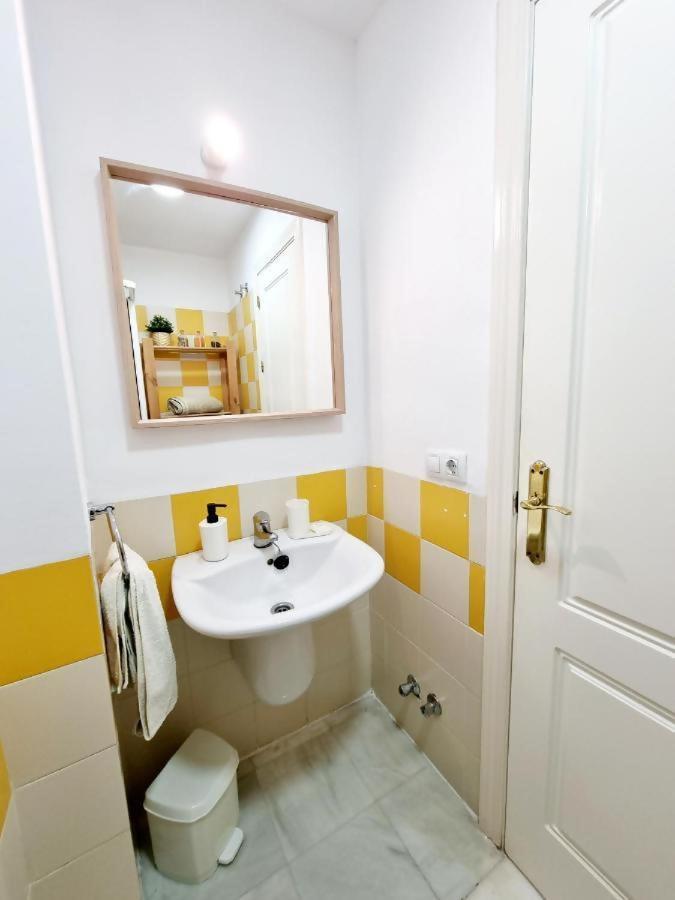 Hostfy Mercado De Triana Sevilla Kültér fotó
