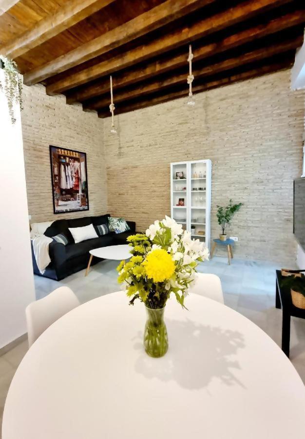 Hostfy Mercado De Triana Sevilla Kültér fotó