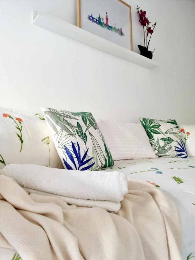 Hostfy Mercado De Triana Sevilla Kültér fotó